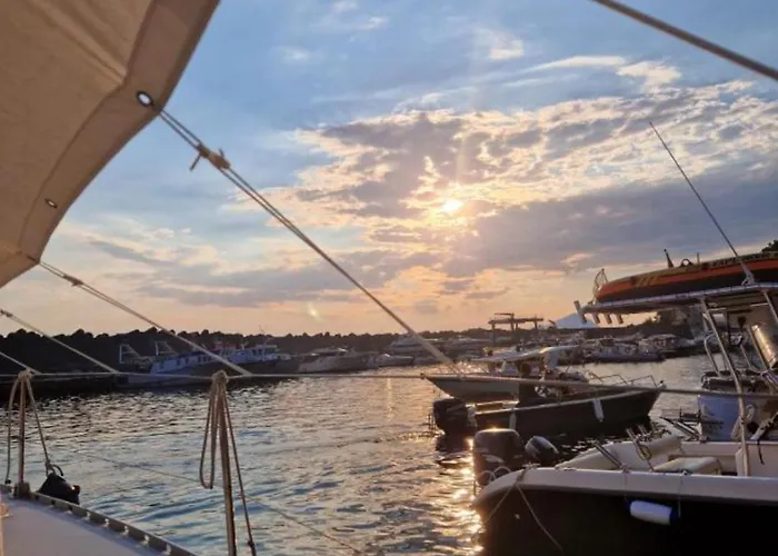 Dormire In Barca A Vela