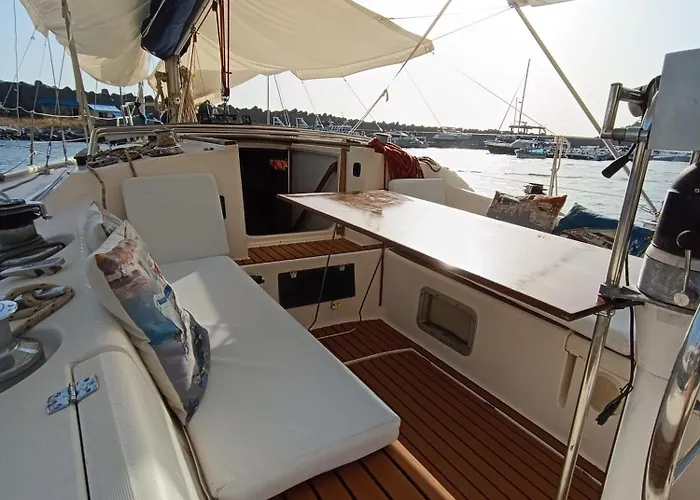 Dormire In Barca A Vela