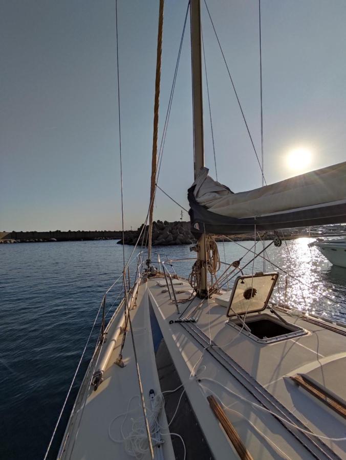 Dormire In Barca A Vela Botel Maratea